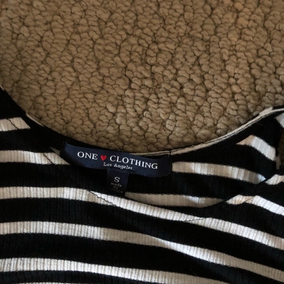 Striped Cold Shoulder Tee - Picture 4 of 4